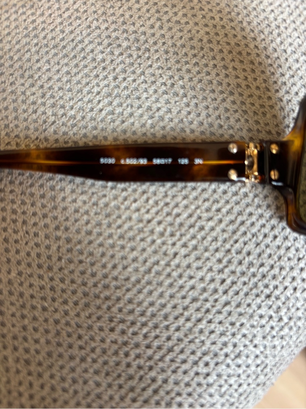 CHANEL Tortoiseshell Sunglasses with Gold CC Logo - Picture 4 of 8